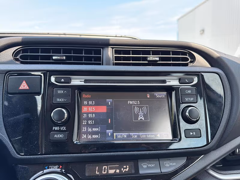 2017 Toyota Prius c Technology