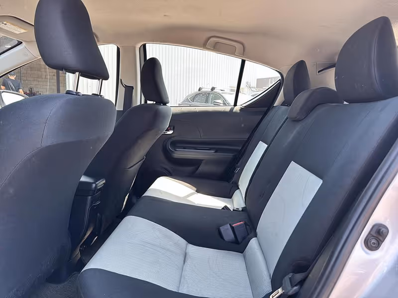 2017 Toyota Prius c Technology