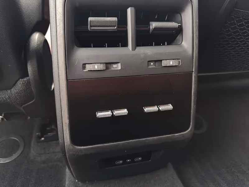 2025 Porsche Macan Electric 4
