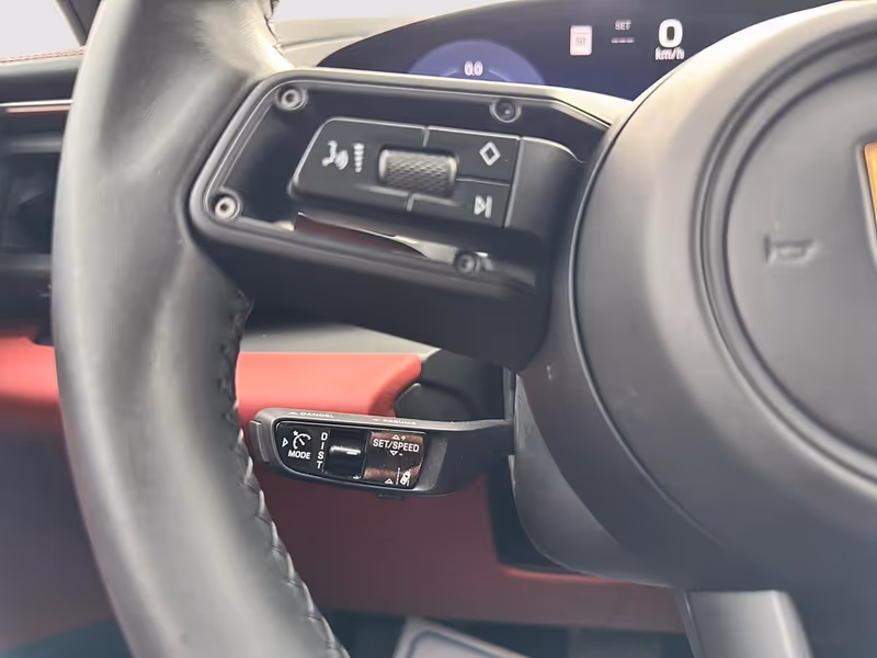 2025 Porsche Macan Electric 4
