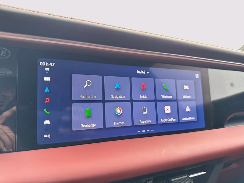 2025 Porsche Macan Electric 4
