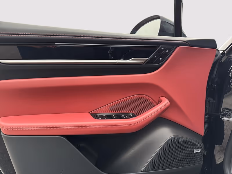 2025 Porsche Macan Electric 4