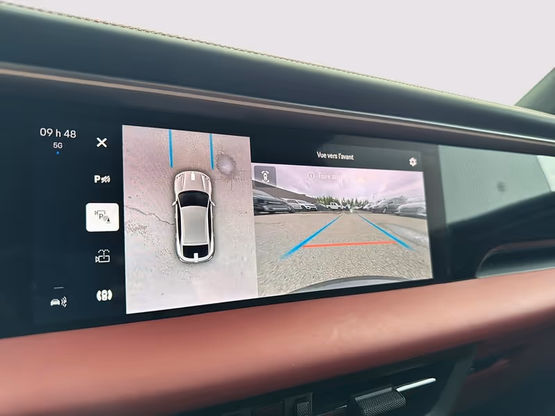 2025 Porsche Macan Electric 4