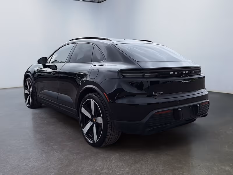 2025 Porsche Macan Electric 4