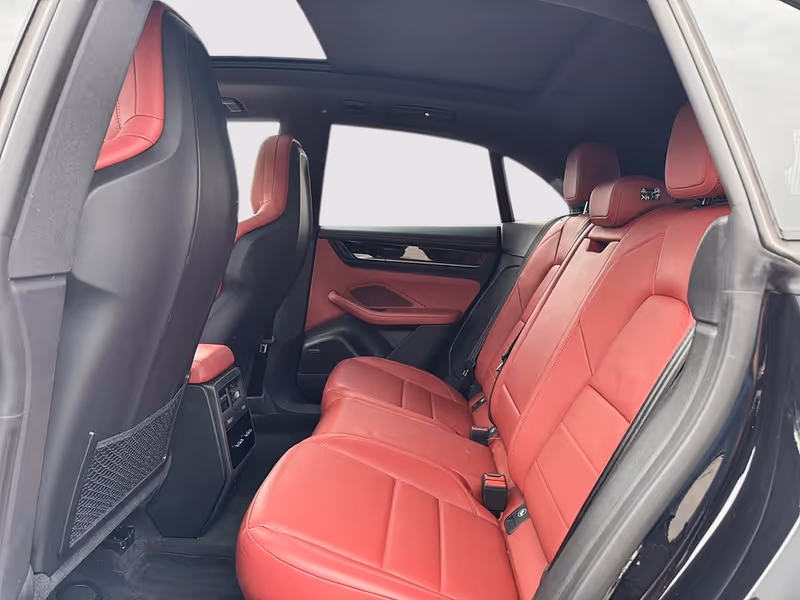 2025 Porsche Macan Electric 4