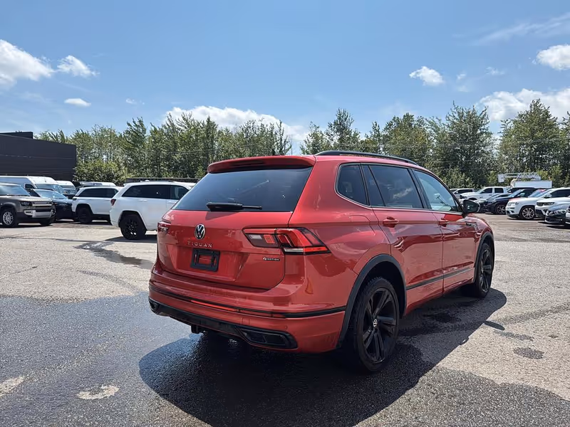 2024 Volkswagen Tiguan Comfortline R-Line Black Edition
