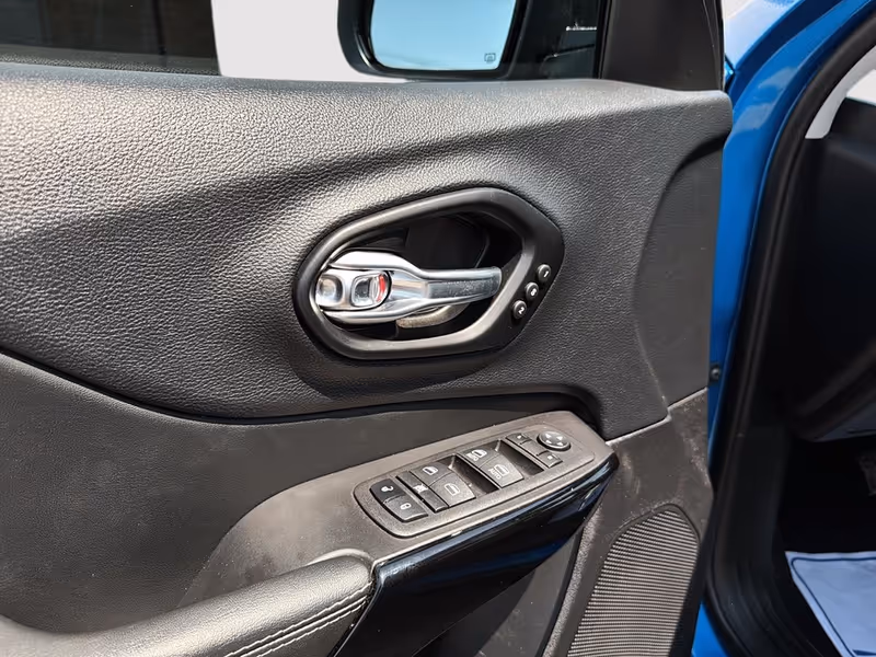 2023 Jeep Cherokee Altitude