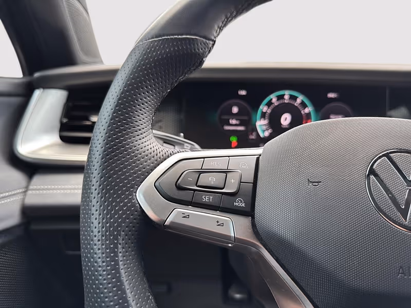 2026 Volkswagen Tiguan Comfortline R-Line Black Edition