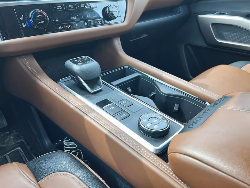 2023 Nissan Pathfinder Platinum