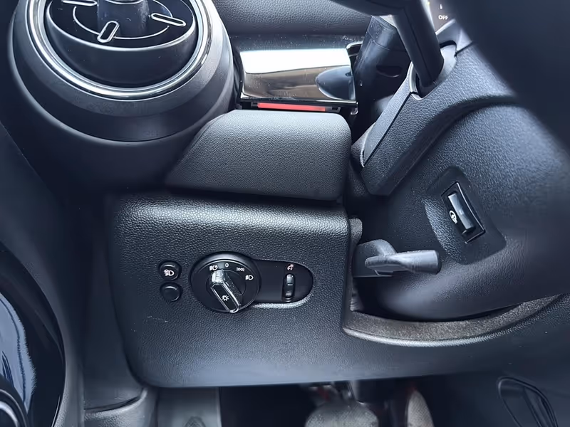 2022 MINI 3 Door Cooper SE