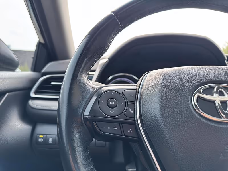2020 Toyota Camry Hybrid XLE