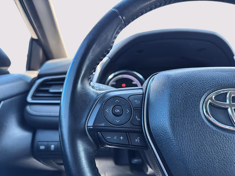 2020 Toyota Camry Hybrid XLE