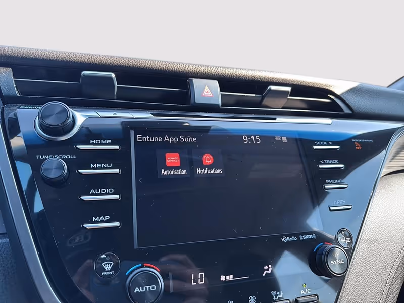 2020 Toyota Camry Hybrid XLE