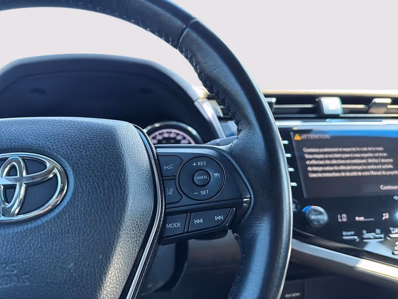 2020 Toyota Camry Hybrid XLE