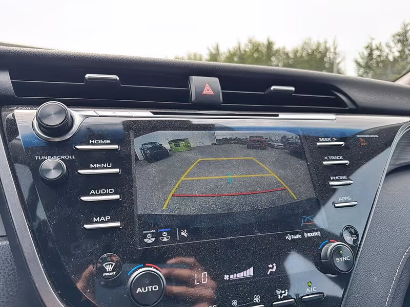 2020 Toyota Camry Hybrid XLE