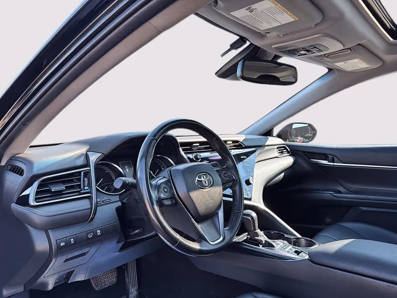 2020 Toyota Camry Hybrid XLE
