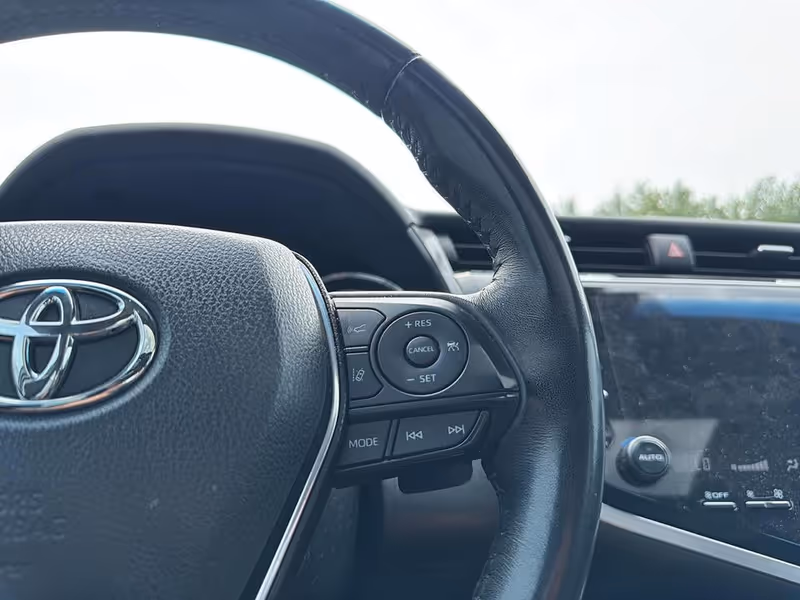 2020 Toyota Camry Hybrid XLE