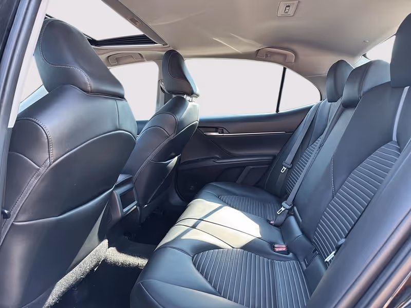 2020 Toyota Camry Hybrid XLE
