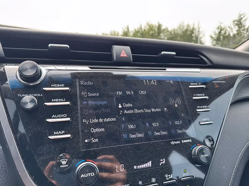 2020 Toyota Camry Hybrid XLE
