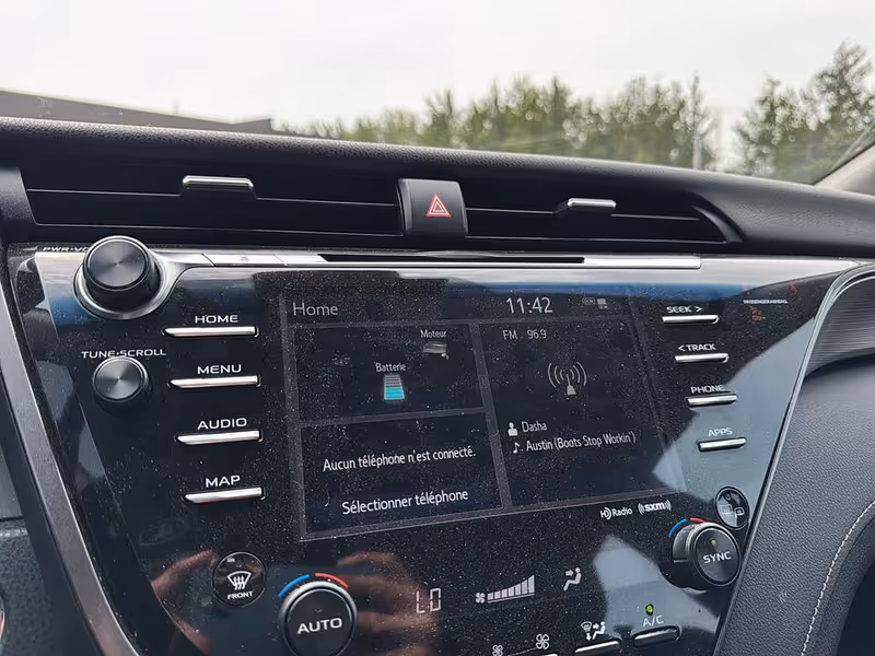 2020 Toyota Camry Hybrid XLE