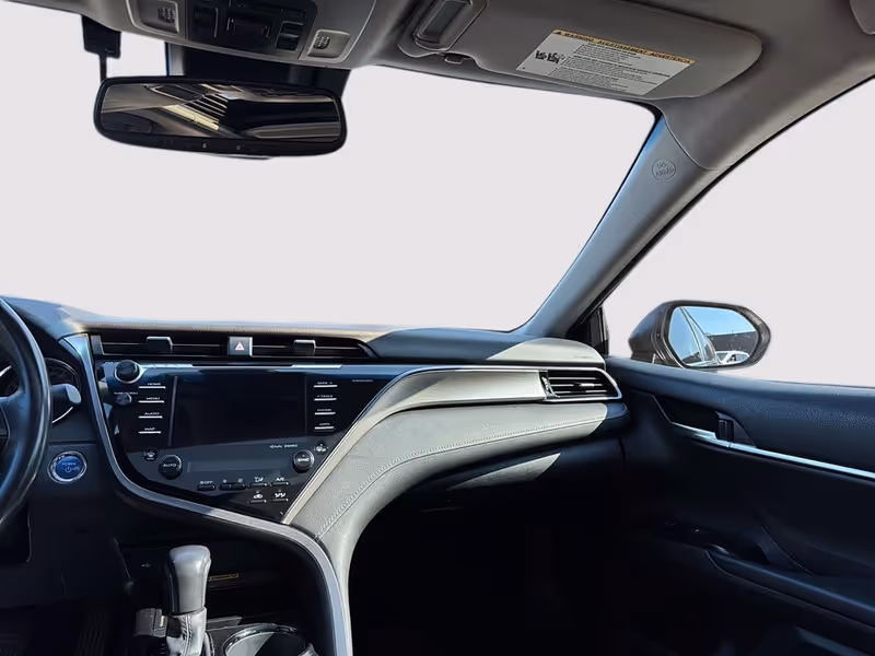 2020 Toyota Camry Hybrid XLE