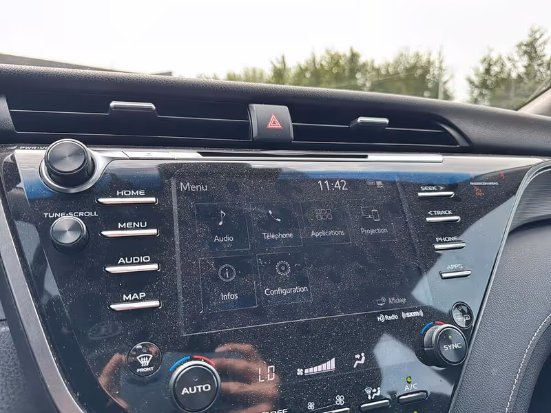 2020 Toyota Camry Hybrid XLE