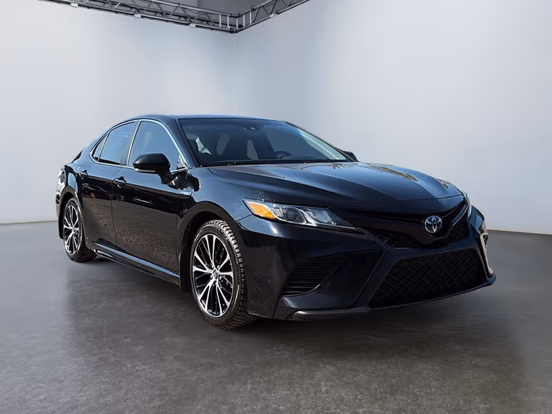 2020 Toyota Camry Hybrid XLE