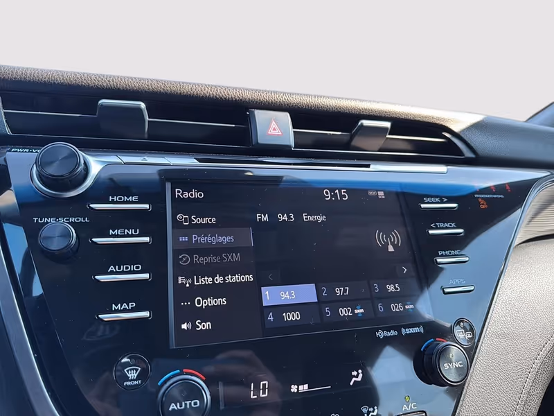 2020 Toyota Camry Hybrid XLE