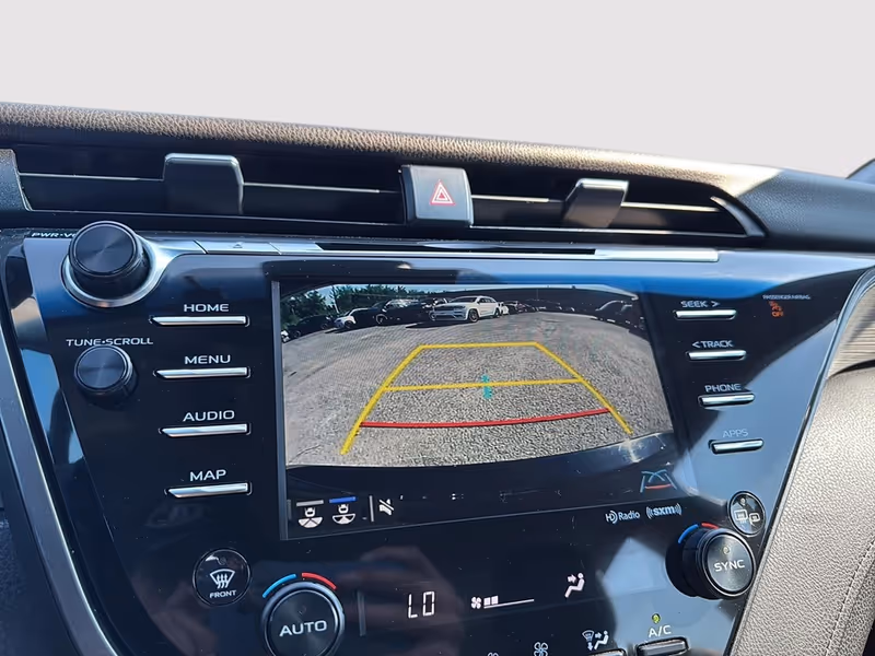 2020 Toyota Camry Hybrid XLE
