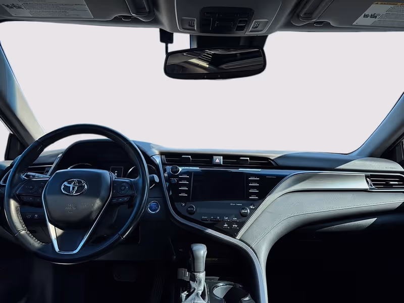 2020 Toyota Camry Hybrid XLE