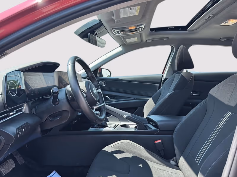 2025 Hyundai Elantra Preferred