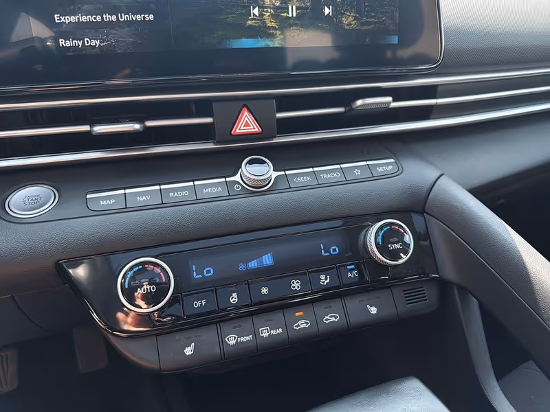 2025 Hyundai Elantra Preferred