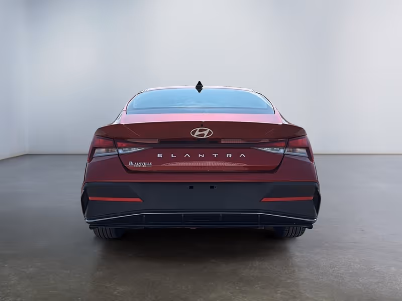 2025 Hyundai Elantra Preferred