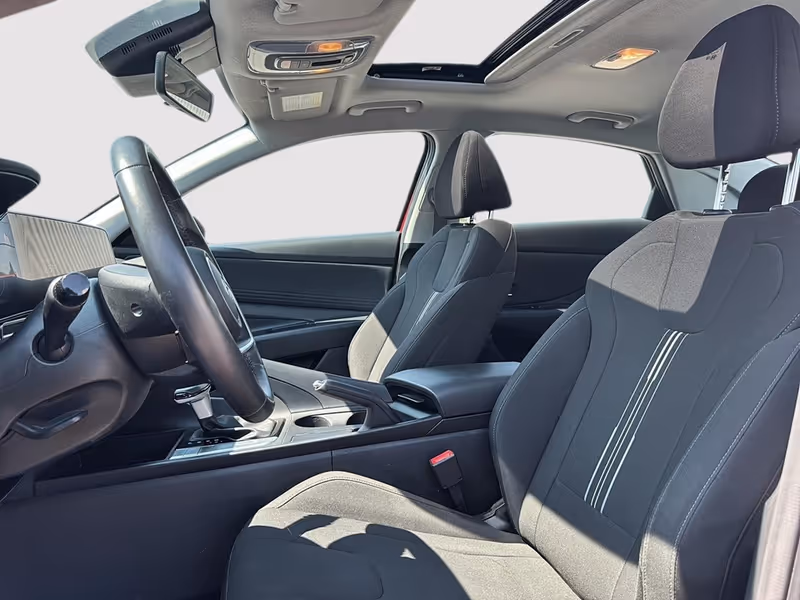 2025 Hyundai Elantra Preferred