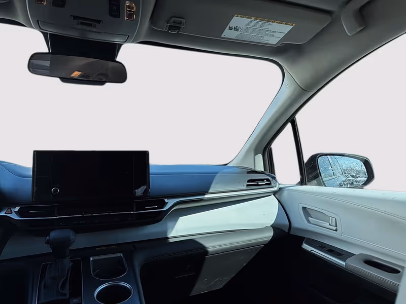 2025 Toyota Sienna LE