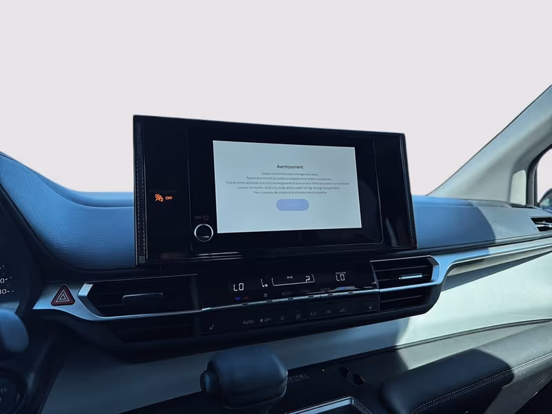 2025 Toyota Sienna LE