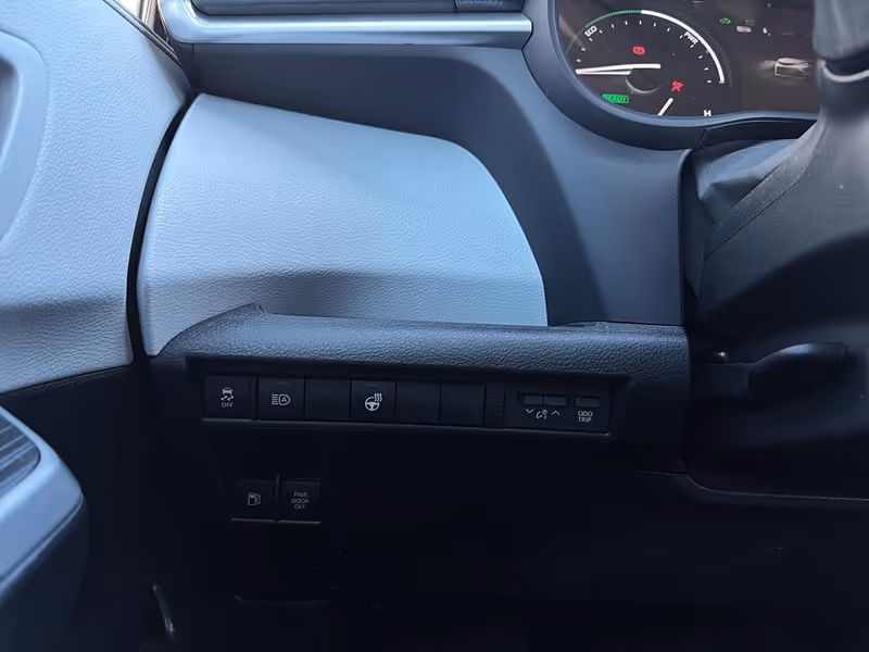 2025 Toyota Sienna LE