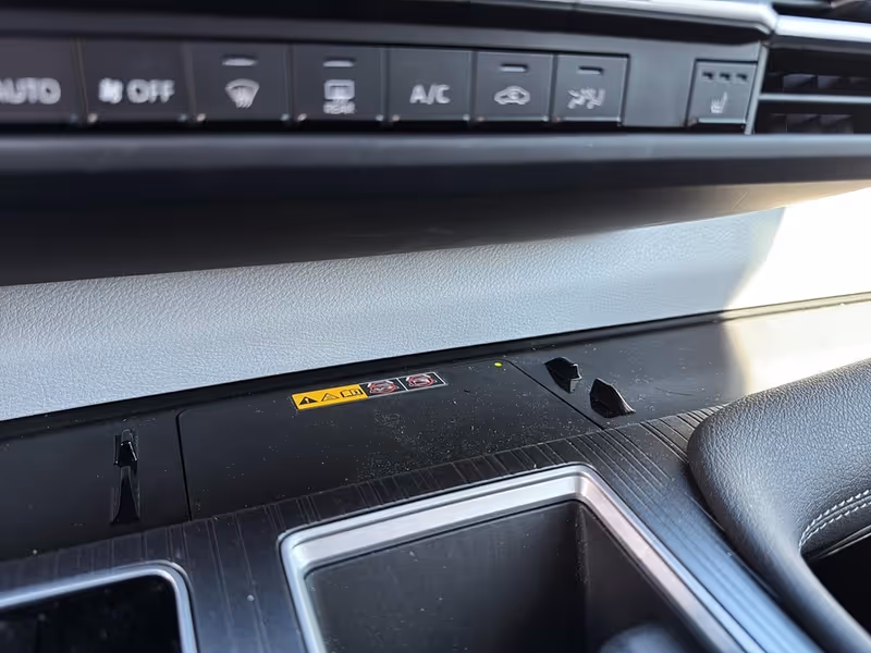 2025 Toyota Sienna LE