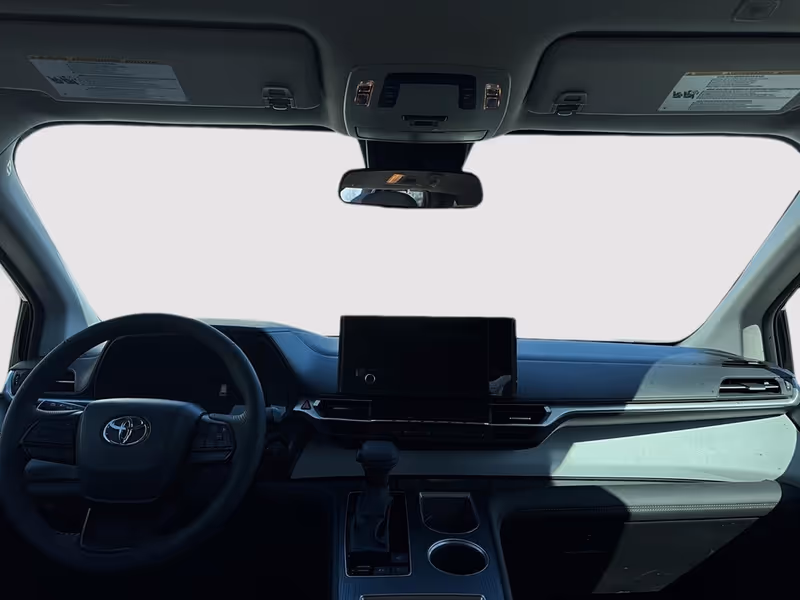 2025 Toyota Sienna LE