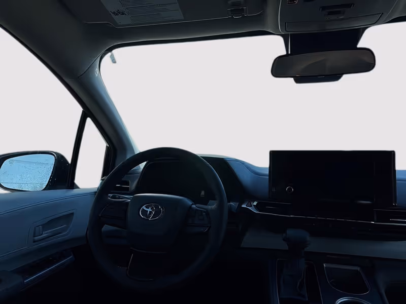 2025 Toyota Sienna LE