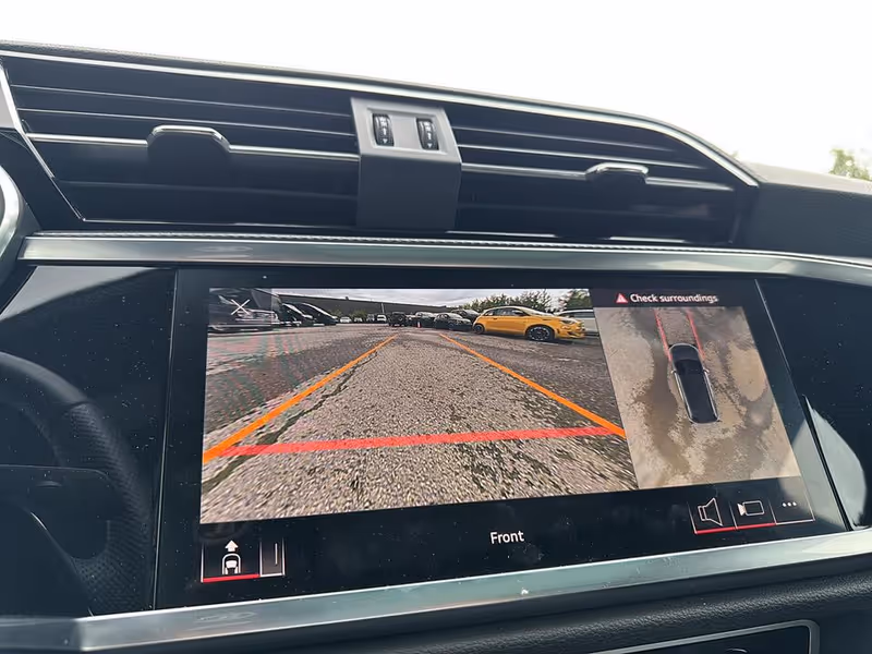 2023 Audi Q3 Technik