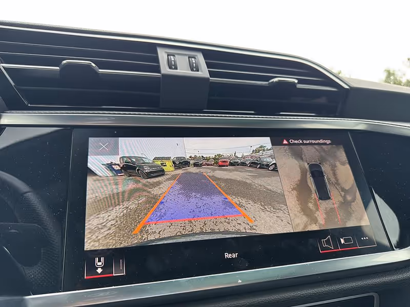 2023 Audi Q3 Technik