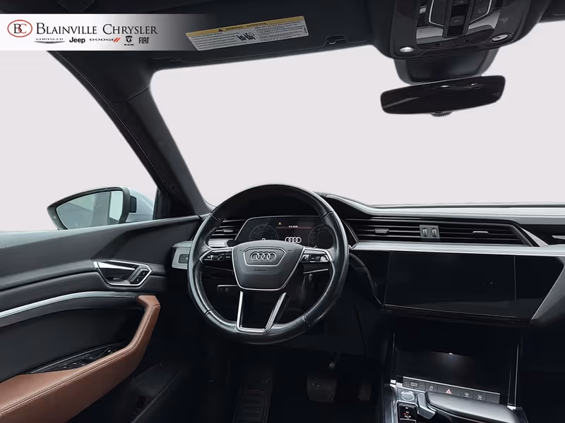 2019 Audi e-tron Progressiv