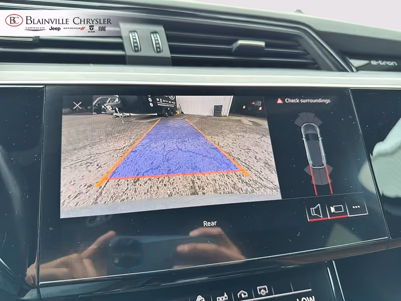 2019 Audi e-tron Progressiv