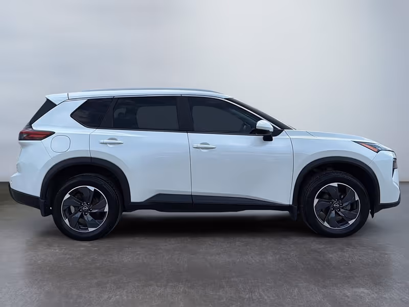 2024 Nissan Rogue SV Moonroof