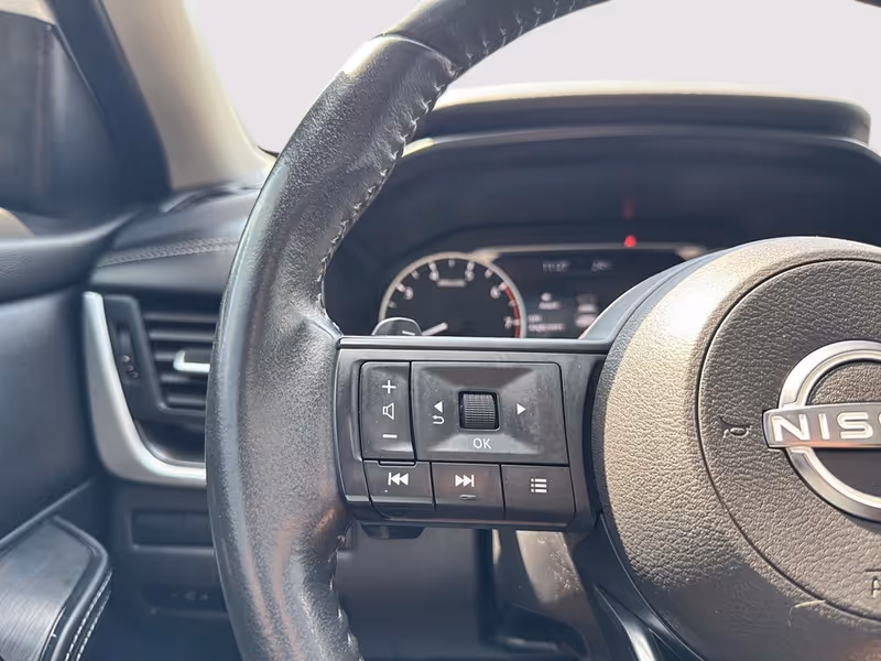 2024 Nissan Rogue SV Moonroof
