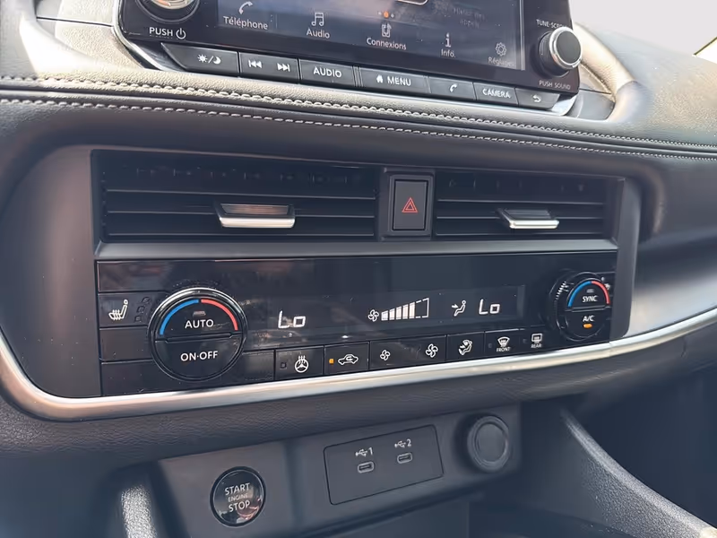 2024 Nissan Rogue SV Moonroof