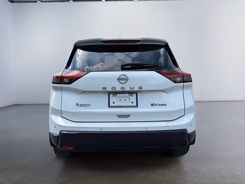 2024 Nissan Rogue SV Moonroof