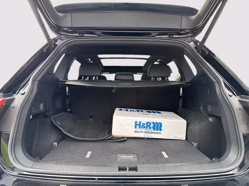2024 Volkswagen Tiguan Comfortline R-Line Black Edition