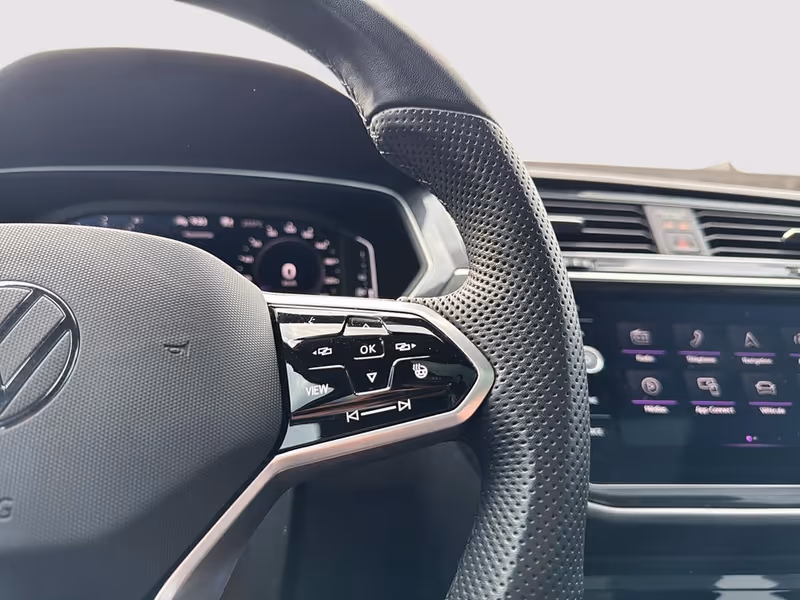 2024 Volkswagen Tiguan Comfortline R-Line Black Edition